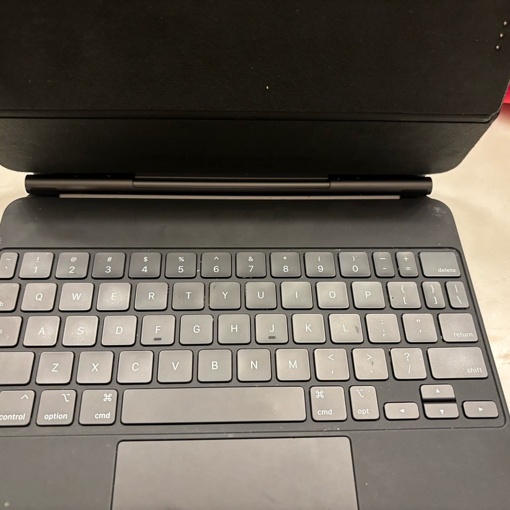 Apple Magic Keyboard for iPad Air or pro 11 inch